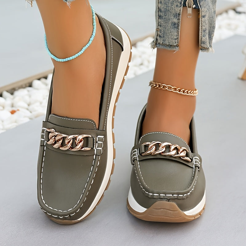 MOCASSINI LEGGERI CON DETTAGLIO CATENA